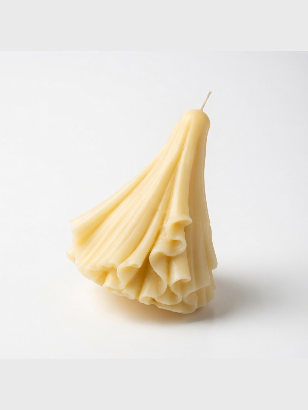 Lotus Petal Drape Candle